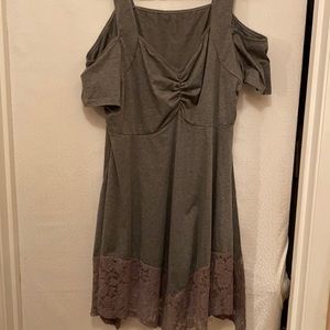 ❤️‍🔥4 for $20 Gray cold shoulder tunic